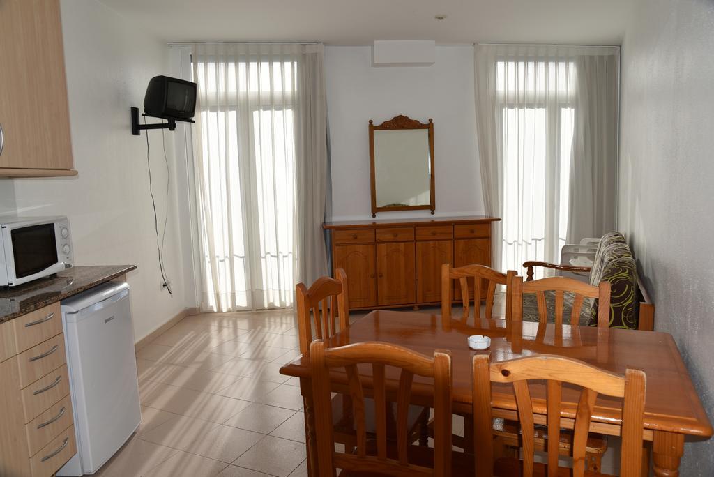 Apartamentos Ar Dosjoimi โยเรตเดมาร์ ภายนอก รูปภาพ