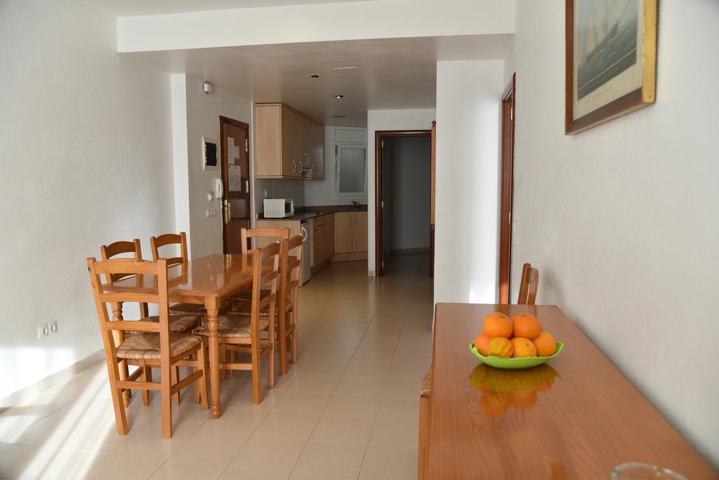 Apartamentos Ar Dosjoimi โยเรตเดมาร์ ภายนอก รูปภาพ