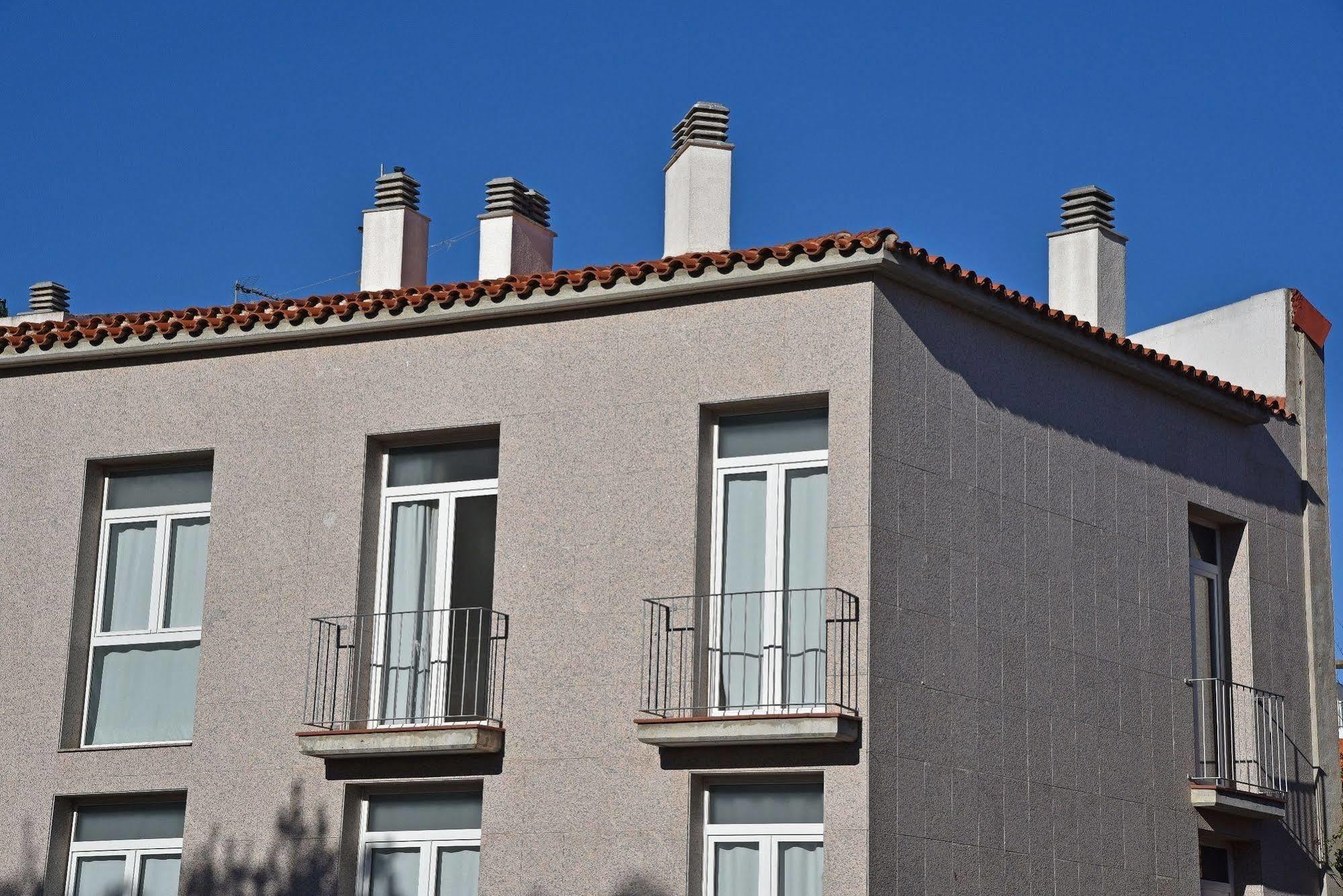 Apartamentos Ar Dosjoimi โยเรตเดมาร์ ภายนอก รูปภาพ